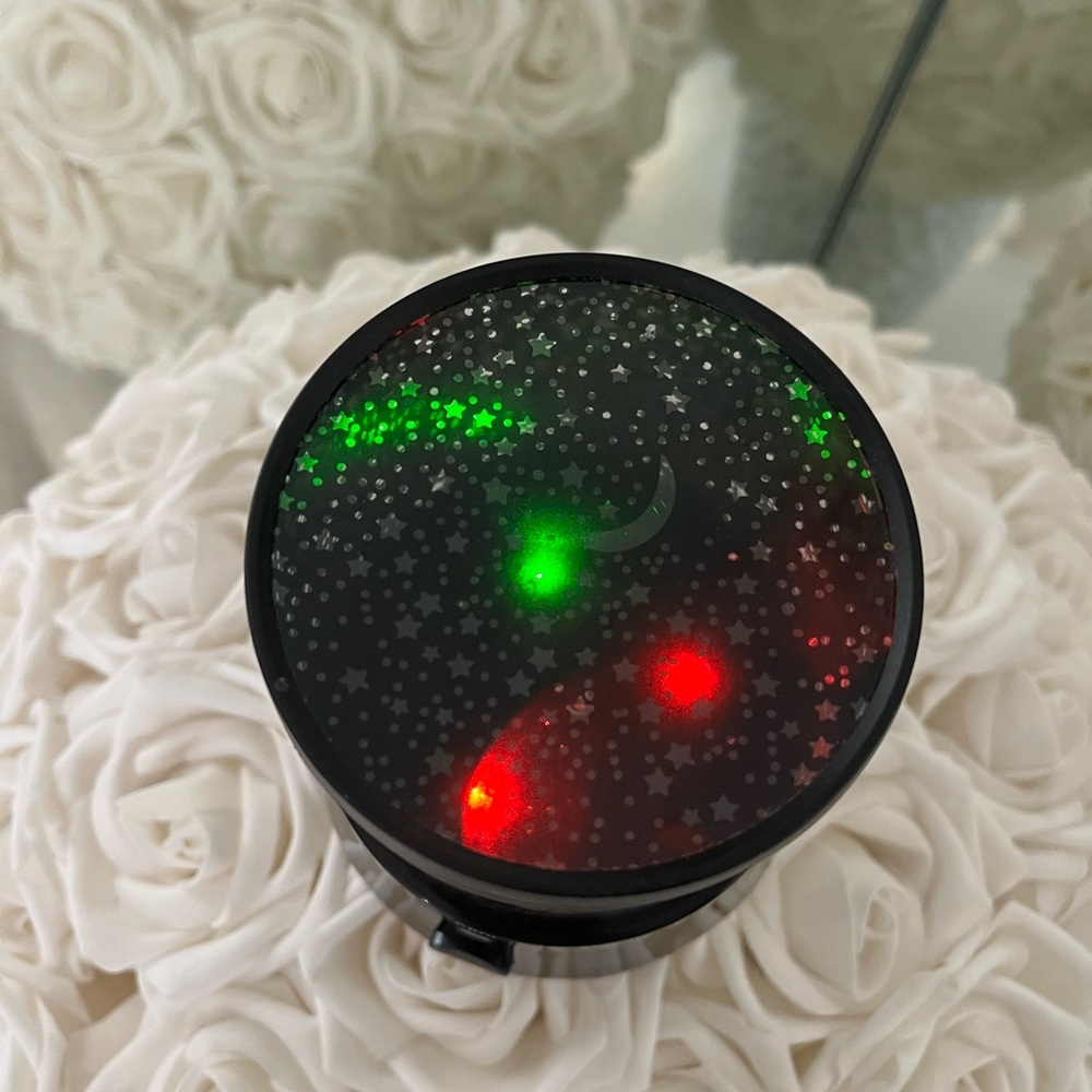 LED Star Projector night light - Picture 8 of 10